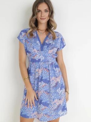 Zdjęcie produktu Niebieska Sukienka Mini z Gumką w Pasie i Koronkowymi Wstawkami z Wiskozy Wandatti