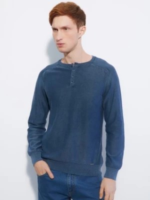 Zdjęcie produktu Niebieski sweter męski z guzikami OCHNIK