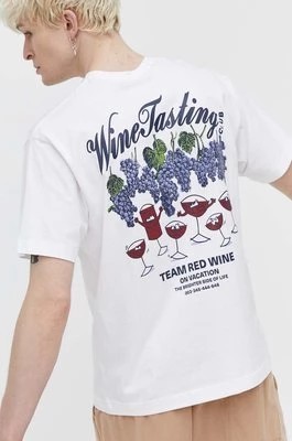Zdjęcie produktu On Vacation t-shirt bawełniany męski kolor biały z nadrukiem OVC T152