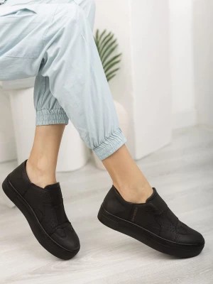 Zdjęcie produktu OYO FOOTWEAR Slippersy w kolorze czarnym rozmiar: 40