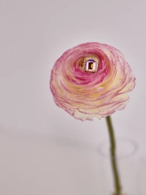 Zdjęcie produktu Pierścionek z różowym kwadratowym oczkiem TARANKO