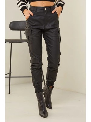Zdjęcie produktu Joséfine Spodnie "Gerald" w kolorze czarnym rozmiar: XXL
