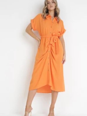 Zdjęcie produktu Pomarańczowa Koszulowa Sukienka Midi z Gumką w Talii i Materiałowym Paskiem z Wiskozy Skeisa