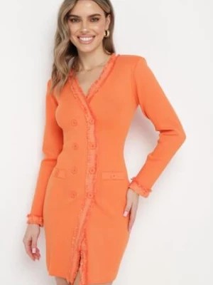 Zdjęcie produktu Pomarańczowa Sukienka Sweterkowa Dwurzędowa z Guzikami i Ozdobnymi Frędzlami Vluona