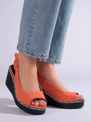 Zdjęcie produktu Pomarańczowe sandały na koturnie Shelvt