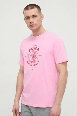 Zdjęcie produktu Puma t-shirt bawełniany męski kolor fioletowy z nadrukiem 625416