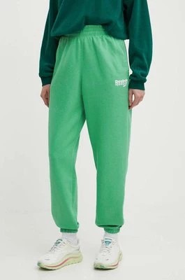 Zdjęcie produktu Reebok spodnie dresowe kolor zielony z nadrukiem 100075981