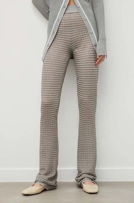 Zdjęcie produktu Remain spodnie damskie kolor szary dzwony high waist