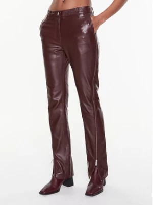 Zdjęcie produktu Remain Spodnie skórzane Leather Zipper RM2053 Bordowy Straight Fit