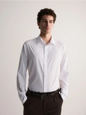 Zdjęcie produktu Reserved - Gładka koszula regular fit - biały