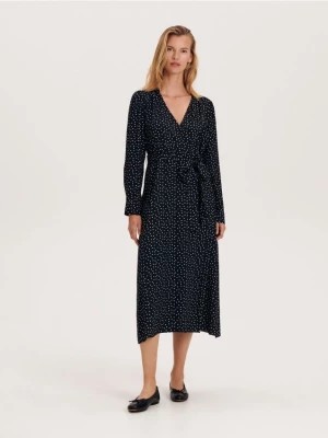 Zdjęcie produktu Reserved - Kopertowa sukienka z paskiem - czarny