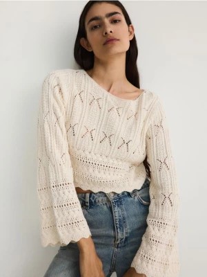 Zdjęcie produktu Reserved - Krótki ażurowy sweter - kremowy