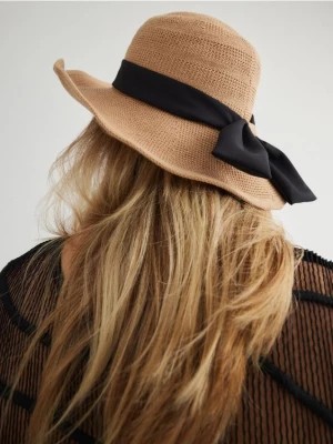 Zdjęcie produktu Reserved - Pleciony kapelusz z kokardą - beżowy