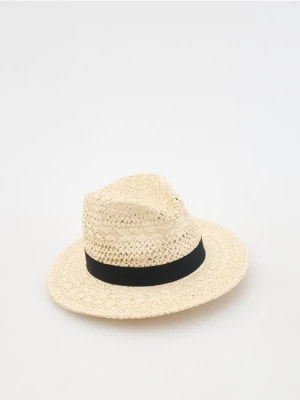 Zdjęcie produktu Reserved - Pleciony kapelusz z papierowej słomki - kremowy