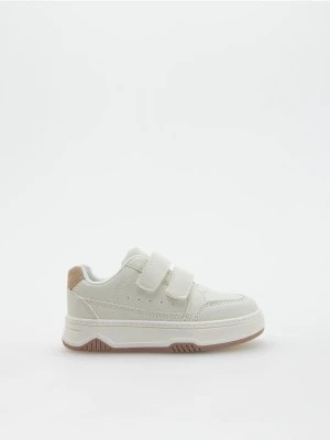 Zdjęcie produktu Reserved - Sneakersy na rzepy - złamana biel