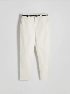 Zdjęcie produktu Reserved - Spodnie chino z paskiem - złamana biel