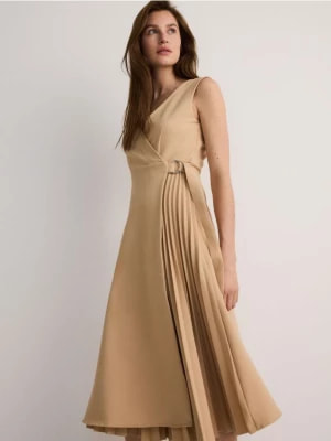 Zdjęcie produktu Reserved - Sukienka midi z plisami - beżowy