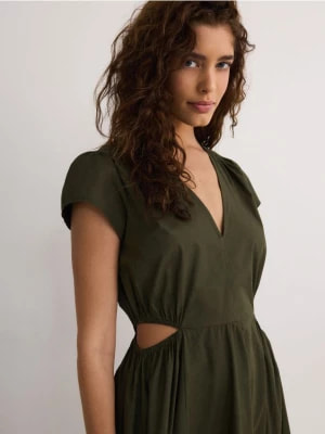 Zdjęcie produktu Reserved - Sukienka midi z wycięciami - oliwkowy