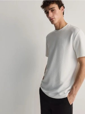 Zdjęcie produktu Reserved - T-shirt comfort z wiskozą - złamana biel