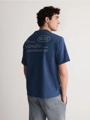 Zdjęcie produktu Reserved - T-shirt oversize z nadrukiem na plecach - granatowy
