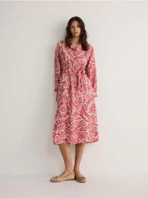 Zdjęcie produktu Reserved - Wzorzysta sukienka midi z wiskozy - brudny róż