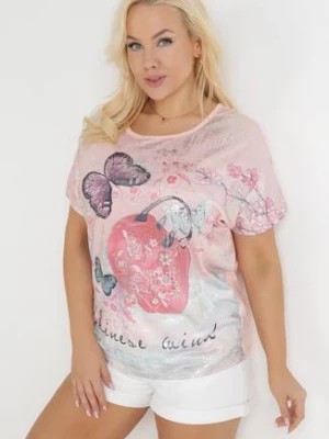 Zdjęcie produktu Różowa Bluzka z Rękawami Nietoperz i Błyszczącym Nadrukiem Korisa