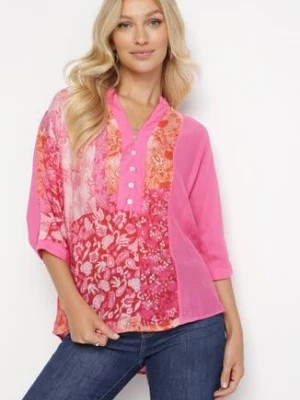 Zdjęcie produktu Różowa Bluzka z Rękawem 3/4 i Ozdobnymi Guzikami w Kwiatowy Wzór Fernandesa