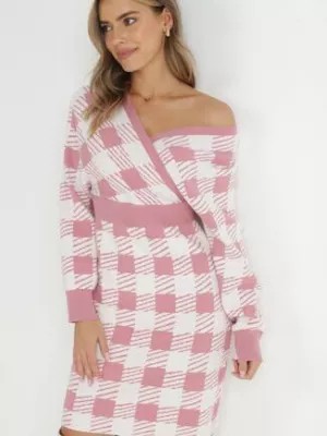 Zdjęcie produktu Różowa Sukienka Dzianinowa w Kratę z Kopertowym Dekoltem Ralne