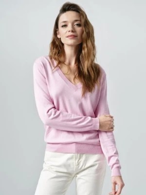 Zdjęcie produktu Różowy sweter z dekoltem V-neck OCHNIK