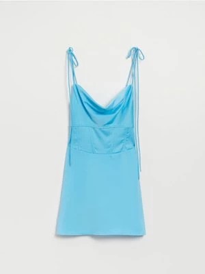Zdjęcie produktu Satynowa sukienka na wiązanych ramiączkach niebieska House