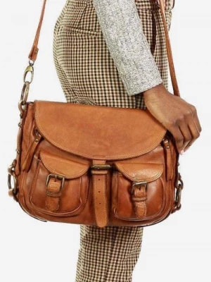 Zdjęcie produktu SERENELLA - Skórzana Włoska torebka listonoszka z kieszeniami handmade bag camel Merg