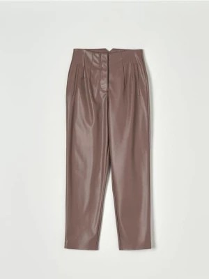 Zdjęcie produktu Sinsay - Spodnie z imitacji skóry - brązowy