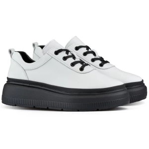 Zdjęcie produktu Skórzane białe sneakersy damskie z czarną podeszwą Merg