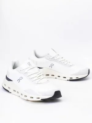 Zdjęcie produktu Sneakersy damskie białe ON RUNNING CLOUDNOVA FORM