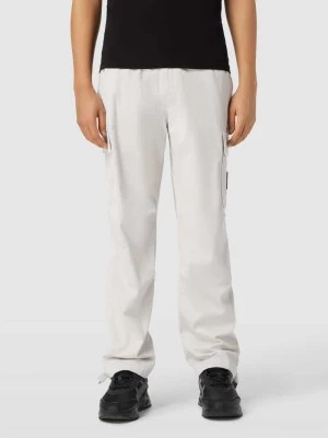 Zdjęcie produktu Spodnie cargo z nakładanymi kieszeniami Calvin Klein Jeans