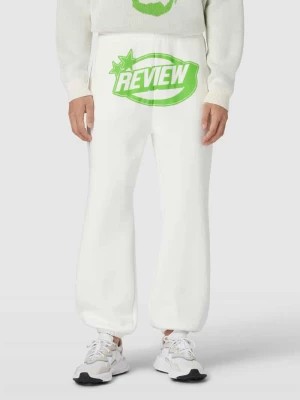 Zdjęcie produktu Spodnie dresowe z nadrukiem z logo REVIEW