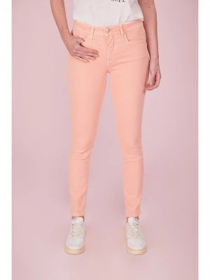 Zdjęcie produktu LIEBLINGSSTÜCK Spodnie "Mamma Mia" w kolorze brzoskwiniowym rozmiar: W34