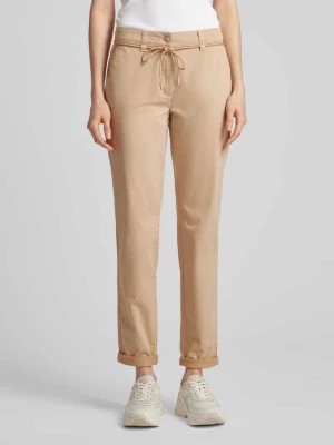 Zdjęcie produktu Spodnie materiałowe o kroju regular fit z wiązanym paskiem comma Casual Identity