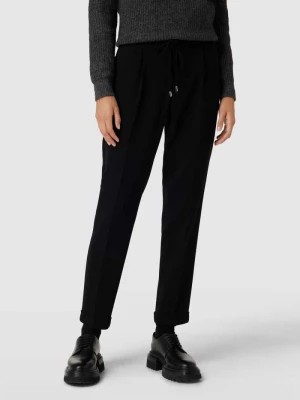 Zdjęcie produktu Spodnie o kroju slim fit z zakładkami w pasie i elastycznym pasem model ‘Tariyana’ Boss
