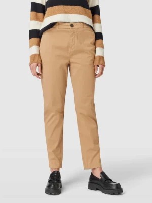 Zdjęcie produktu Spodnie o kroju straight fit z zapięciem na guzik Boss Orange
