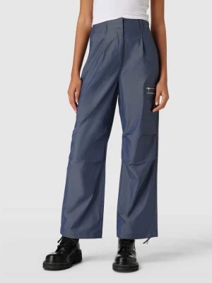 Zdjęcie produktu Spodnie z boczną kieszenią zapinaną na zamek błyskawiczny Calvin Klein Jeans