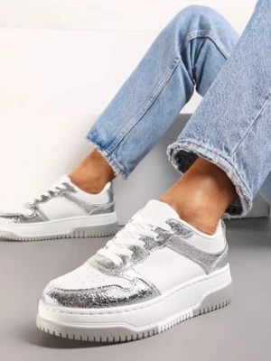 Zdjęcie produktu Srebrno-Białe Sneakersy na Niskiej Platformie z Ozdobnymi Przeszyciami Huviena