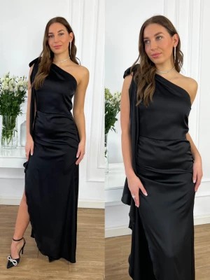 Zdjęcie produktu Sukienka czarna satynowa na jedno ramię długa Ostia PERFE