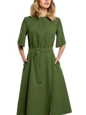Zdjęcie produktu Sukienka elegancka rozkloszowana do pracy z paskiem zielona Sukienki.shop