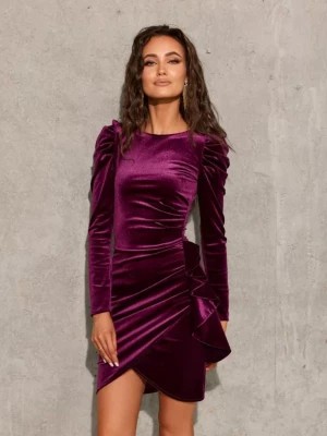 Zdjęcie produktu Sukienka Feel purpura dopasowana welurowa z falbaną biskupi PERFE