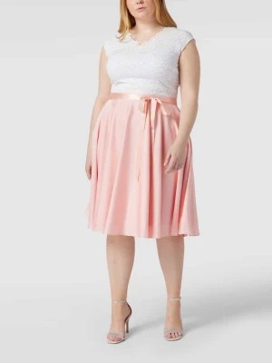Zdjęcie produktu Sukienka koktajlowa o długości midi i kroju bez rękawów z koronkowym obszyciem Swing Curve