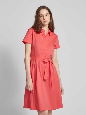 Zdjęcie produktu Sukienka koszulowa o długości do kolan w jednolitym kolorze Christian Berg Woman Selection