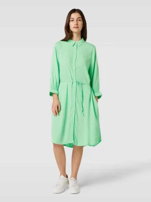 Zdjęcie produktu Sukienka koszulowa o długości do kolan z wiązanym paskiem model ‘Elianna’ Soft Rebels