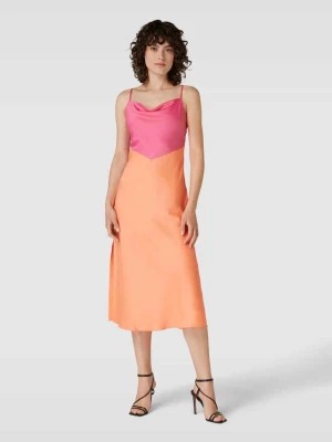 Zdjęcie produktu Sukienka midi z lejącym dekoltem model ‘Dottea’ YAS
