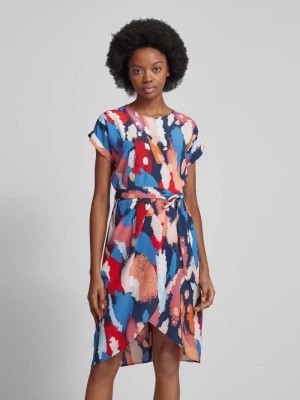 Zdjęcie produktu Sukienka mini z okrągłym dekoltem i wzorem na całej powierzchni Apricot